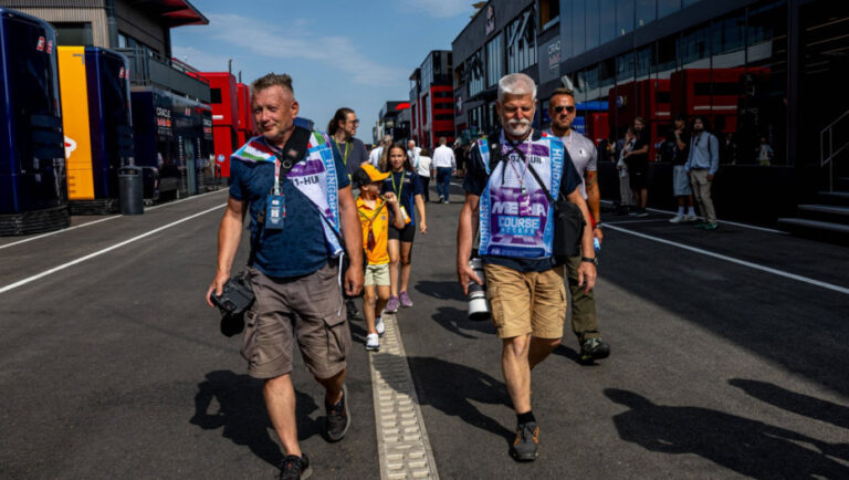 Predsednik u akciji: Petr Pavel ostavio protokol, uzeo fotoaparat i "uleteo" među zvezde Formule 1!