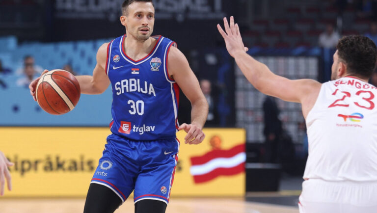 Aleksa Avramović predvodi večeras Srbiju protiv Turske u Istanbulu
